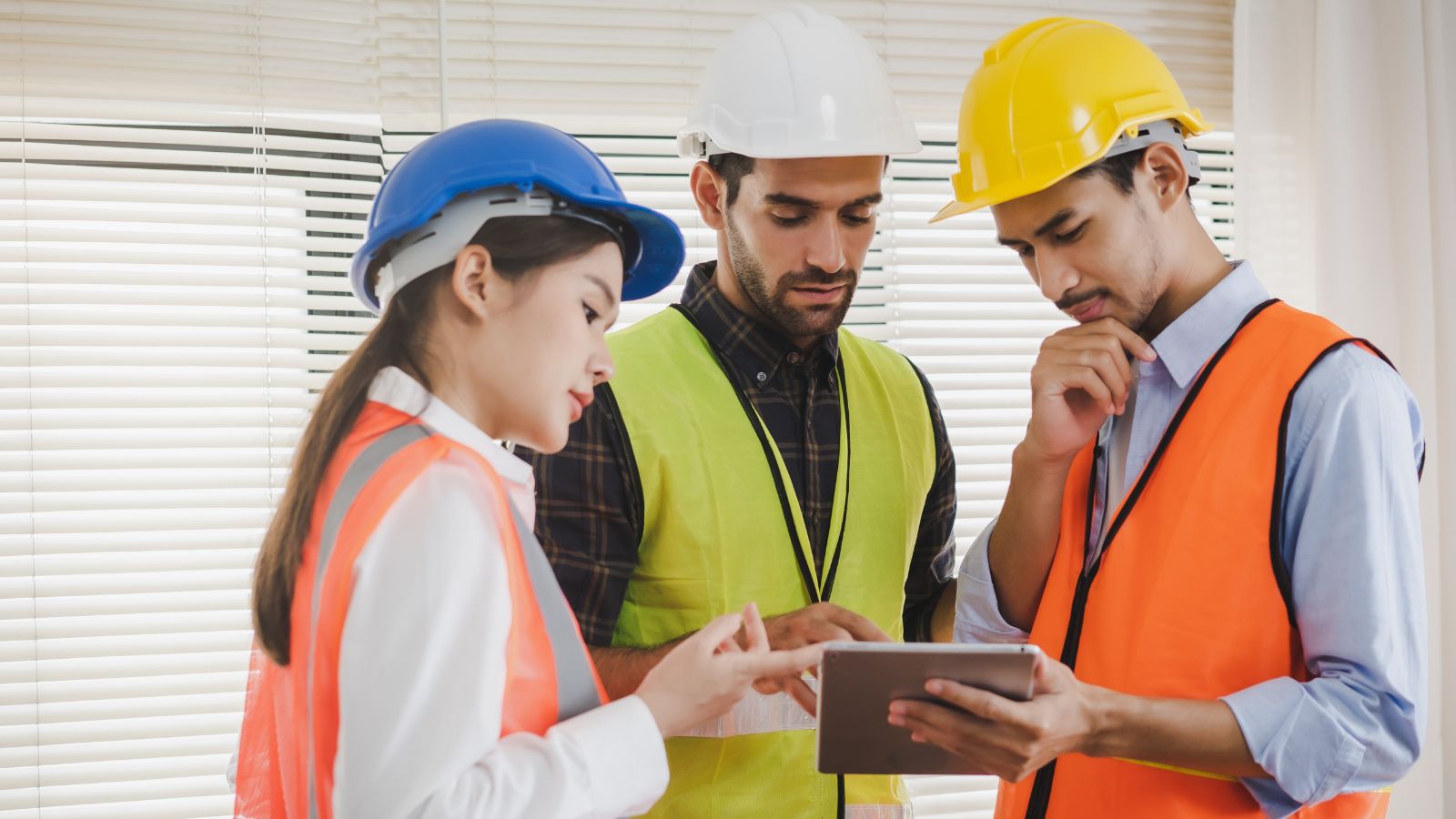 3 Ways Empowering Tech Helps Construction Companies Attract Top Talent